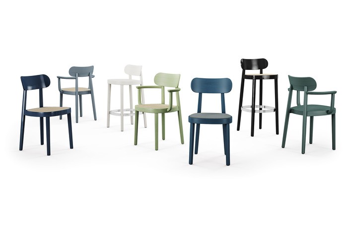 Thonet 118 F Familienbild blau mit Schatten