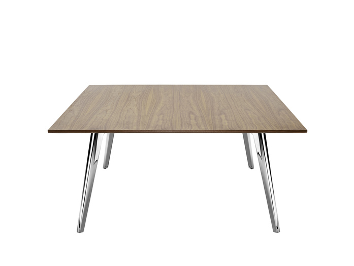 Thonet 1545 158x158cm Nussb CM