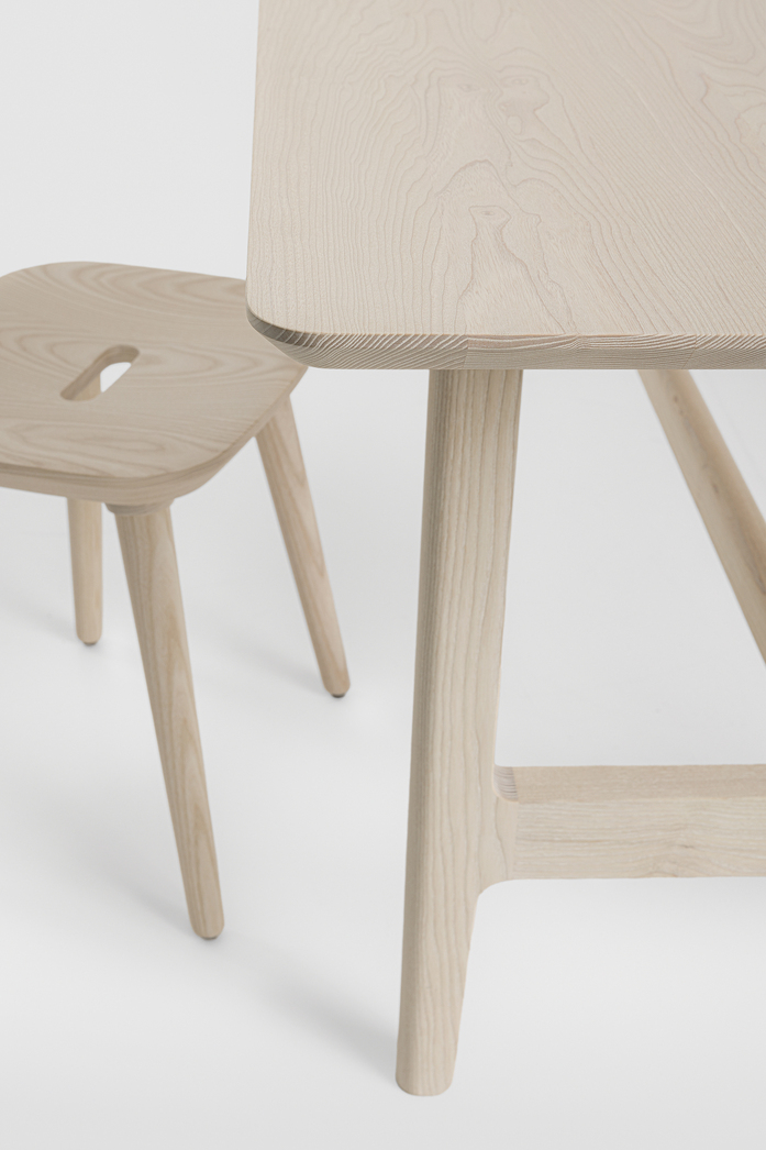 VNA STOOL 05