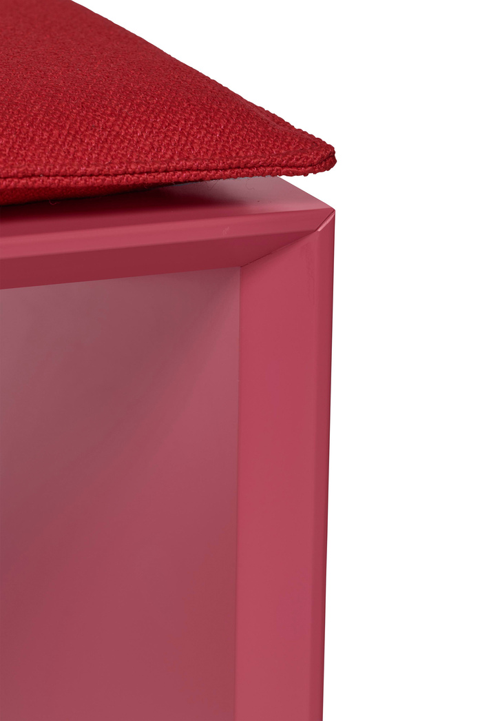 Add on detail bank ablage beistelltisch watermelon kissen atomic red schoenbuch fr 3