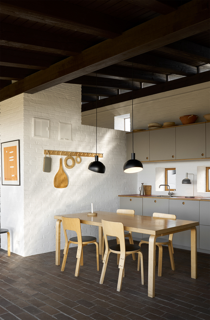 B FJ Elements Fredericia Kitchen Black 2 Pendant Angle ON 0996
