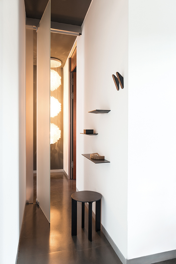 Cut ablage regal wandhaken nussbaum schwarz schoenbuch am 1