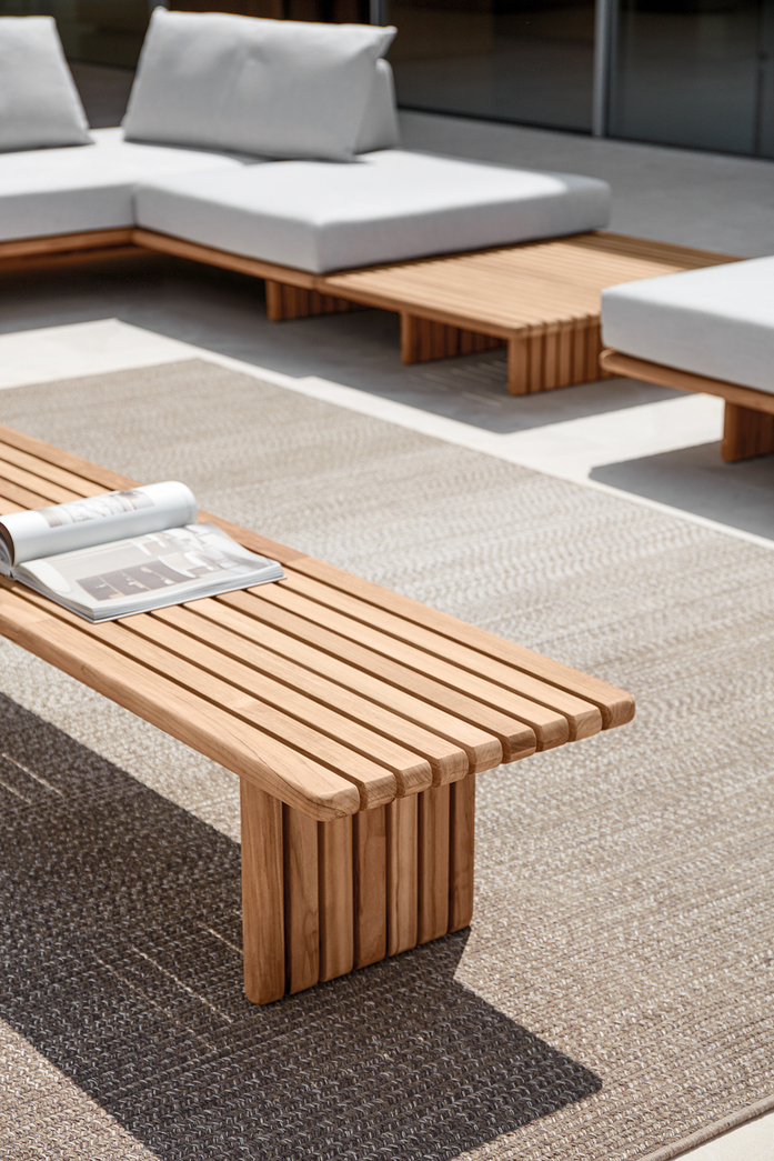Deck lounge detail 2