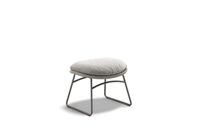 Dedon still kida footstool shade touch with cushion