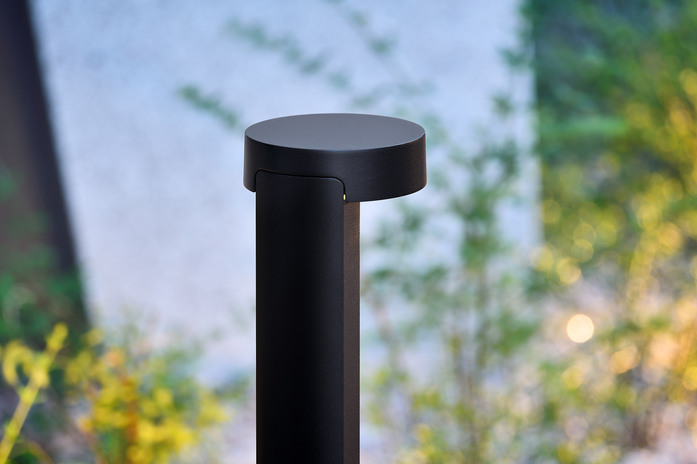 Ewo if round black bollard Oskar Da Riz JPG 2 4