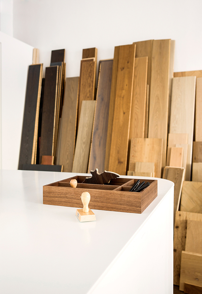 Hesperide kaestchen nussbaum schoenbuch am 1