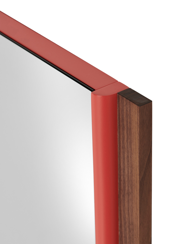 Koro detail moebel spiegel M nussbaum sunrise schoenbuch 3