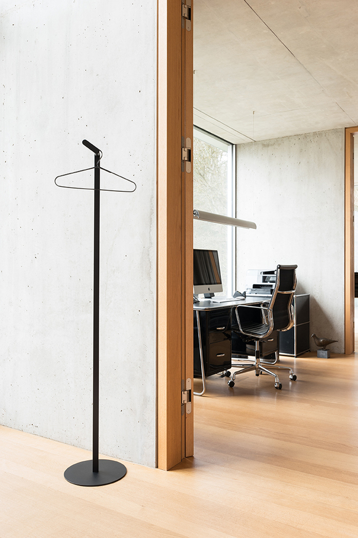 Left garderobenstaender schwarz schoenbuch 0118 kleiderbuegel schwarz schoenbuch am 1