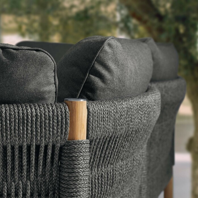 Loungemoebel sofa wetterfest teak polster anthrazit cavo ambiente detail nahaufnahme