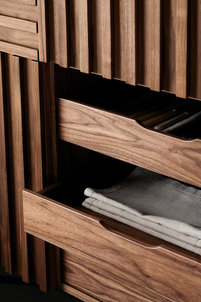 More HARRI Cabinet 085