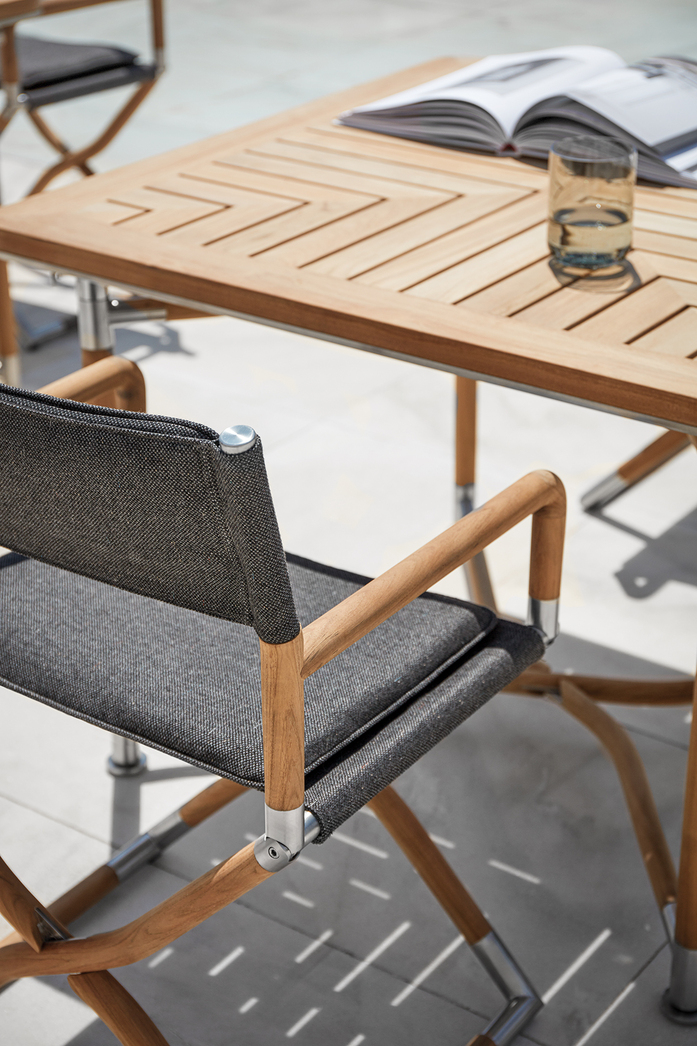 Navigator dining detail 2