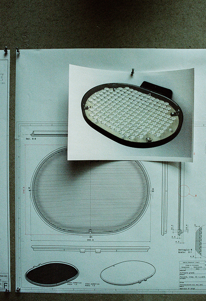 Oplight ceiling wall morrison flos 01 571x835