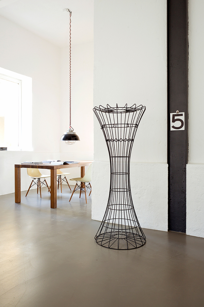 Panton coatstand garderobe standgarderobe schwarz schoenbuch am 13
