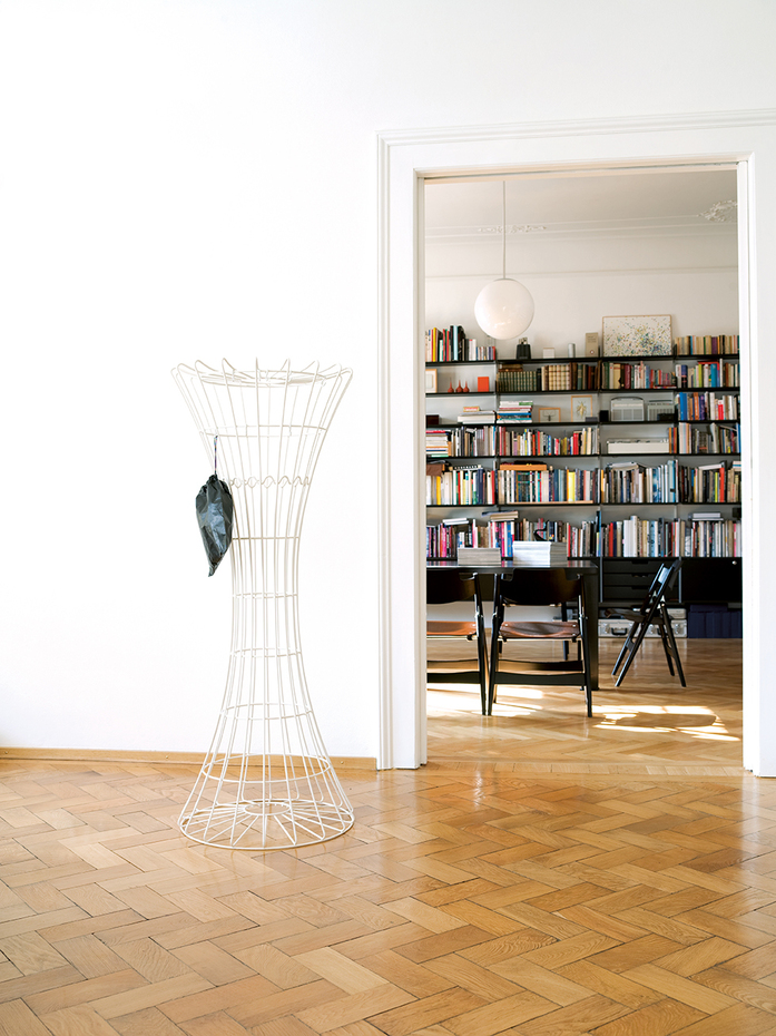 Panton coatstand garderobe standgarderobe weiss schoenbuch am 5