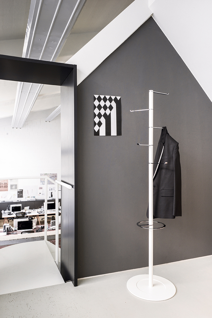 Pivot garderobenstaender garderobe weiss schoenbuch am 1