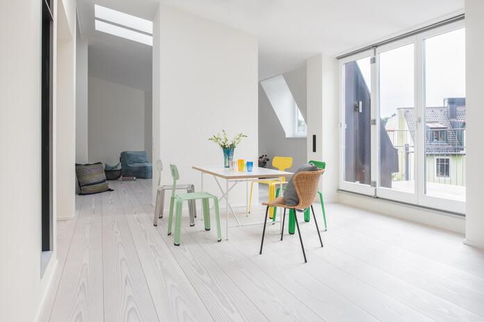 Pur natur floorboards douglas 3 layer select 21x300 white lye white soap white oil Diamond Active FL 2 50 9 50m Residential Home Munich 4409 x 2943