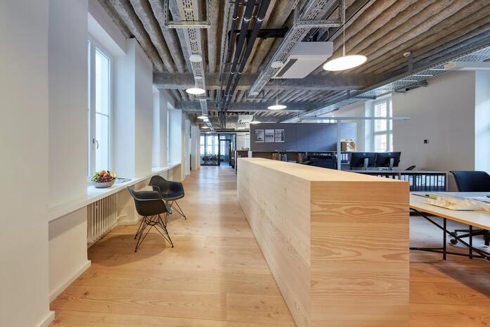 Pur natur floorboards douglas natur solid 28x300mm white oil RL 2 5m Bez Kock Office Stuttgart Bez Kock Arne Hartenburg 1 3600 x 2400