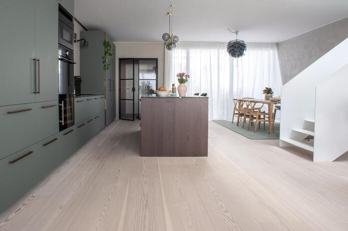 Pur natur floorboards douglas select 3 layer 21x350mm white lye white soap RL 5 7m Apartment Copenhagen Patrizia Cali 9 5088 x 3385