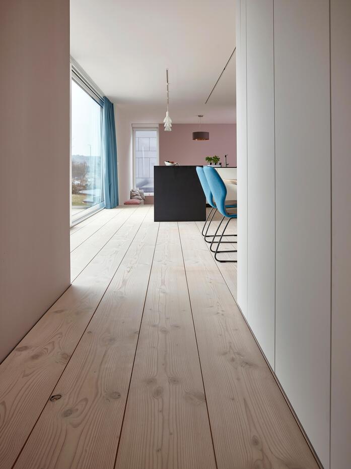 Pur natur floorboards douglas solid natur 28x300mm FL 2 13m Residential Home Renningen 03 5743 x 7660