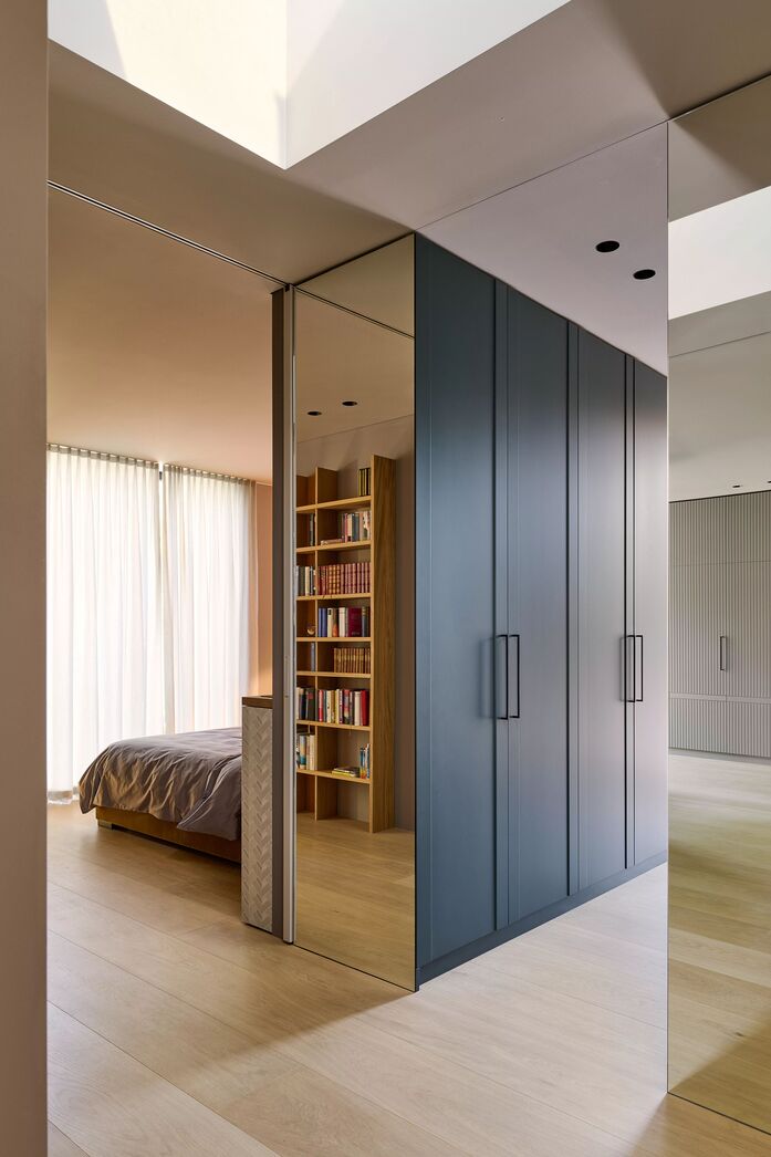 Pur natur floorboards oak 3 layer select 21x300mm RL 2 5m Raw wood effect Private Home Munich Jacob Spreng Architekten Stephanie Thatenhorst Interior Jonathan Sage 5504 x 8256