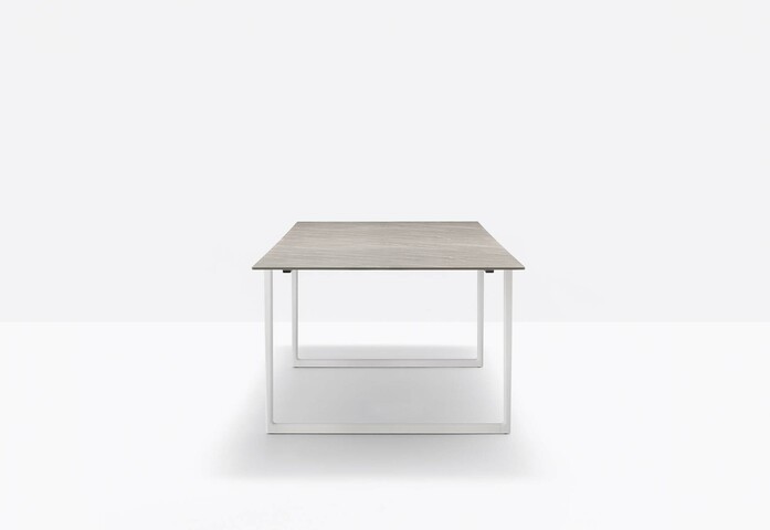 Toa table outdoor still 02