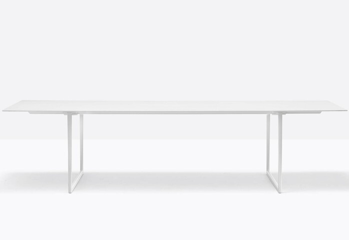 Toa table outdoor still 04