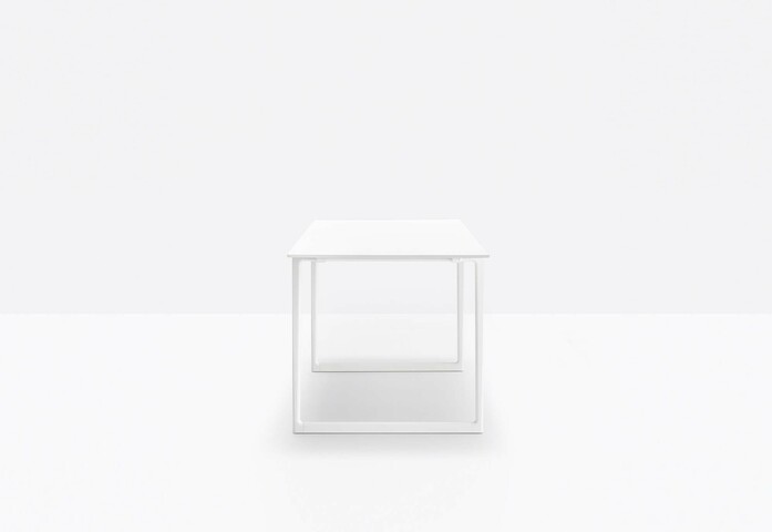 Toa table outdoor still 07
