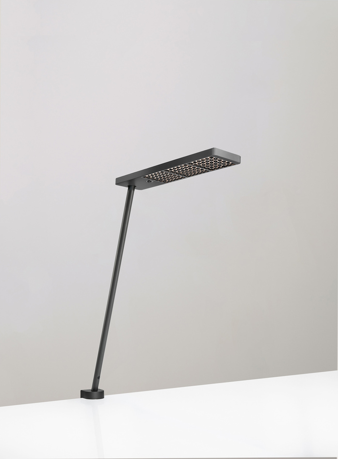 Tobiasgrau xt a single black