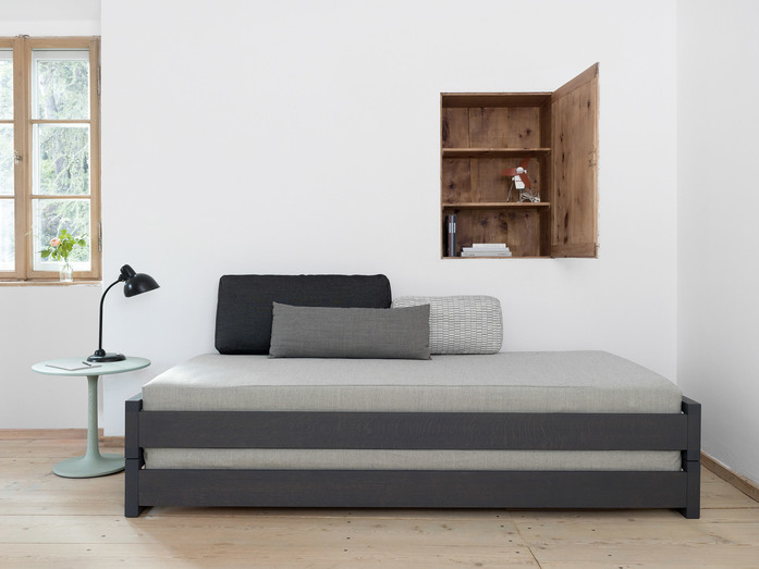 Zeitraum turntable couch 10