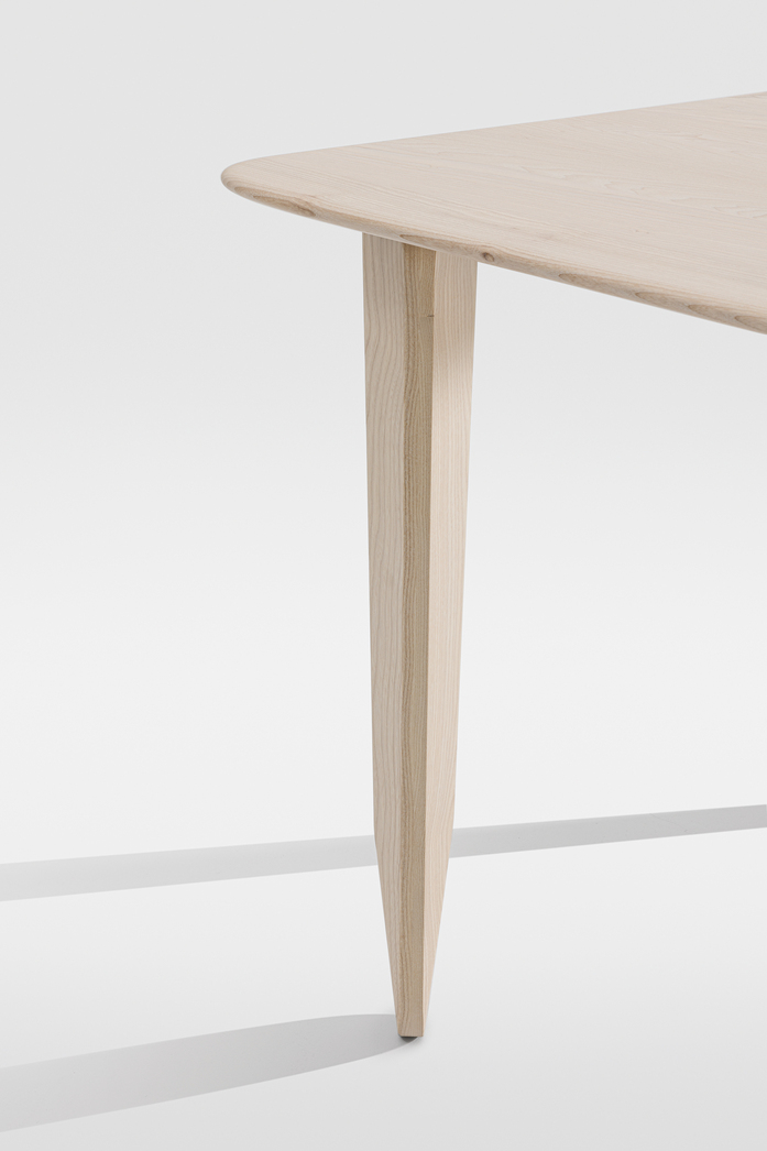 Zeitraummoebel tisch kuyudine rechteckig massivholz 04