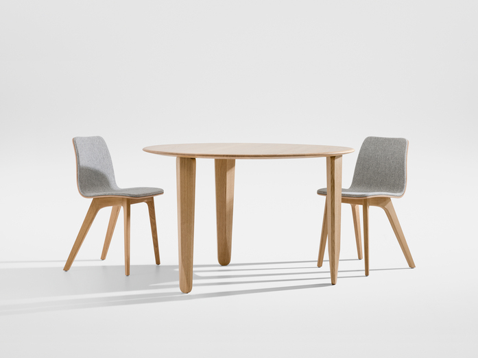 Zeitraummoebel tisch kuyudine rund massivholz 03