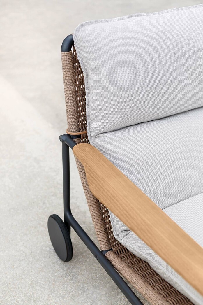 Zenith lounge chair detail 2