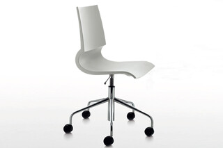 Ricciolina with castors  by  Maxdesign