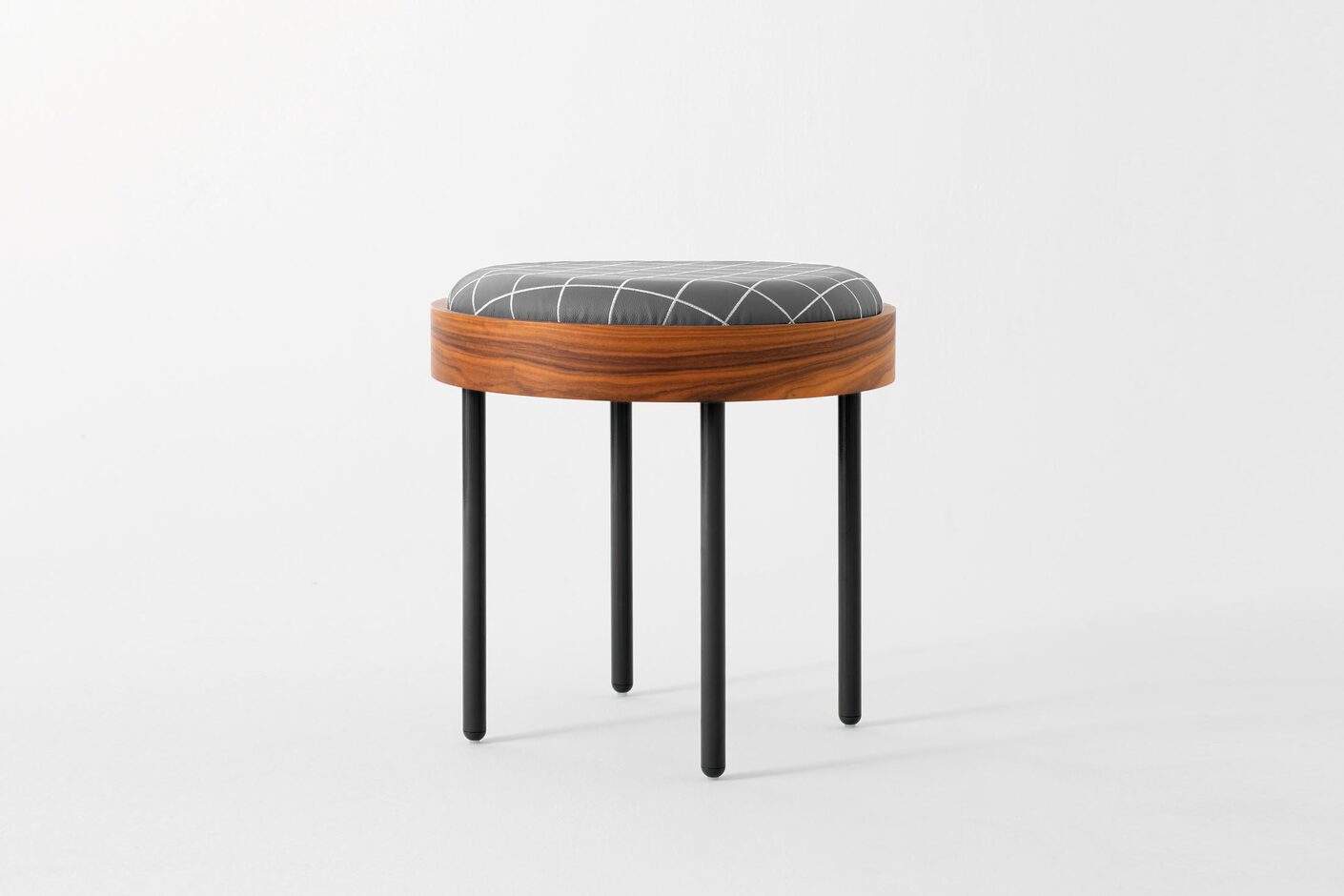 Chandlo stool