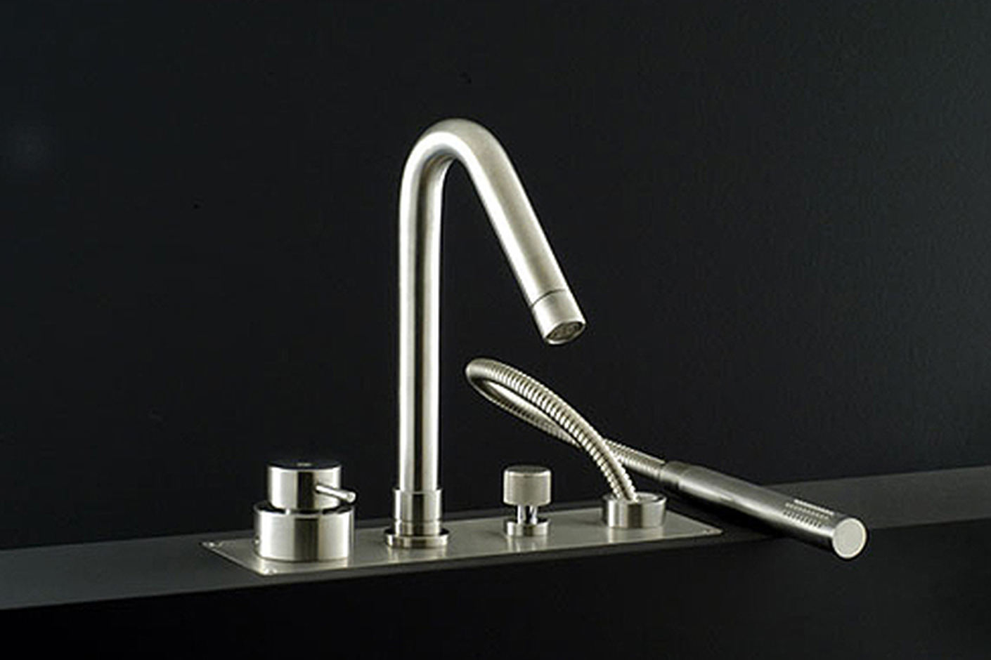 Minimal Bath tub set
