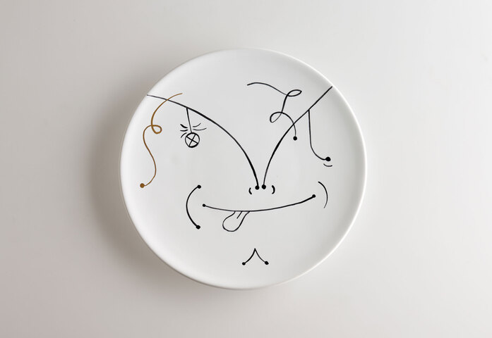Table Collection Set Of Plates 3
