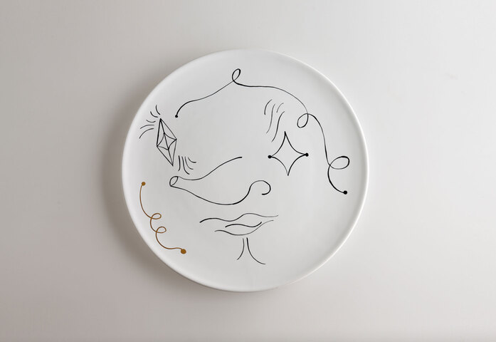 Table Collection Set Of Plates 4