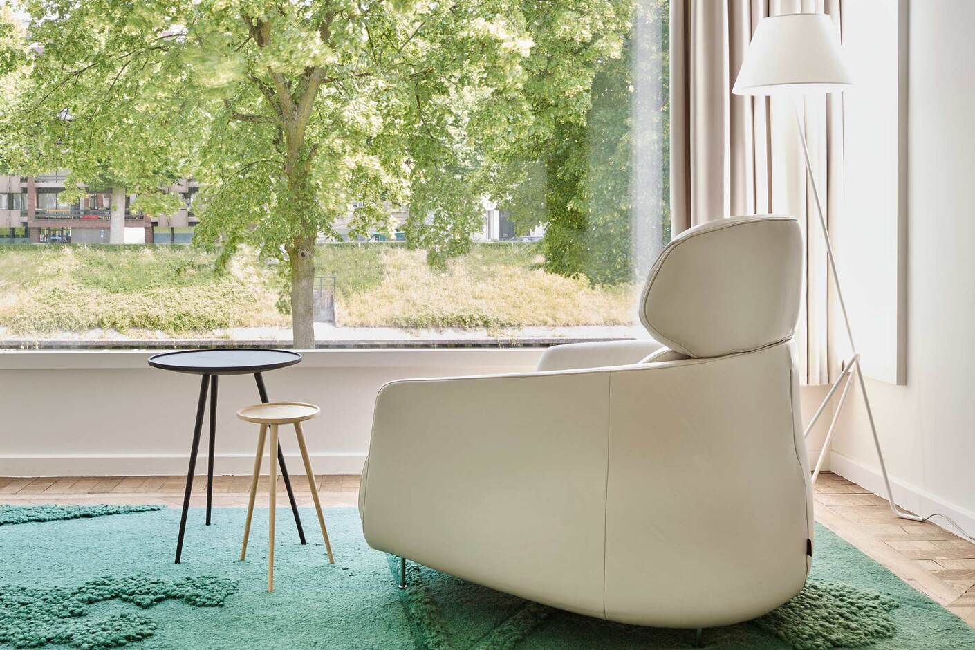 OKURE armchair high rest