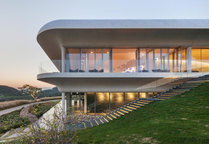 Sl 70E Clubhouse 3