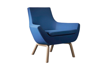 Happy easy chair with wooden legs