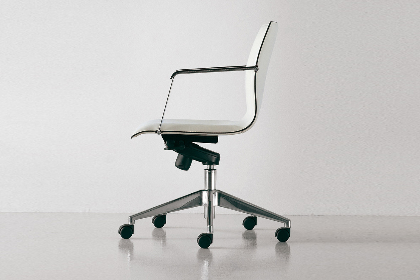 Kx Executive Swivel Chair 1