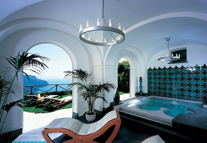 Chandelier 1
