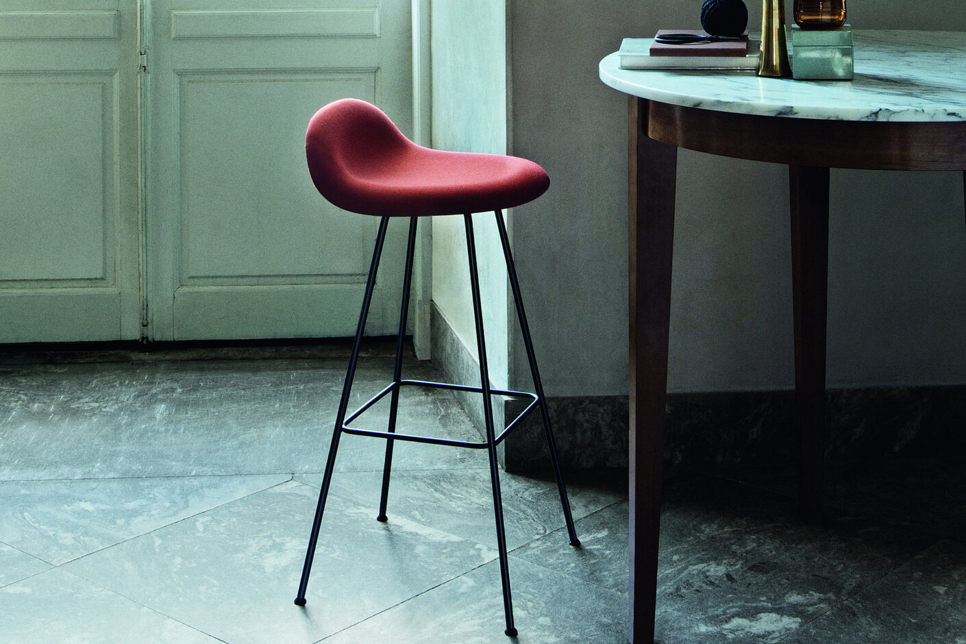 Chair I Stool with metal legs
