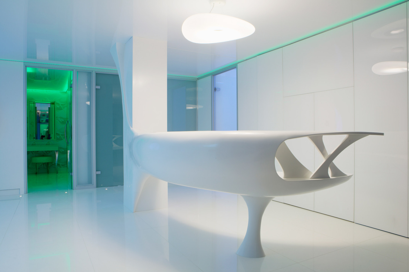 Solid Alpine White Beauty Clinic Bukarest 1