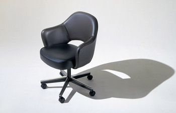 Saarinen Executive Conference Armchair 1