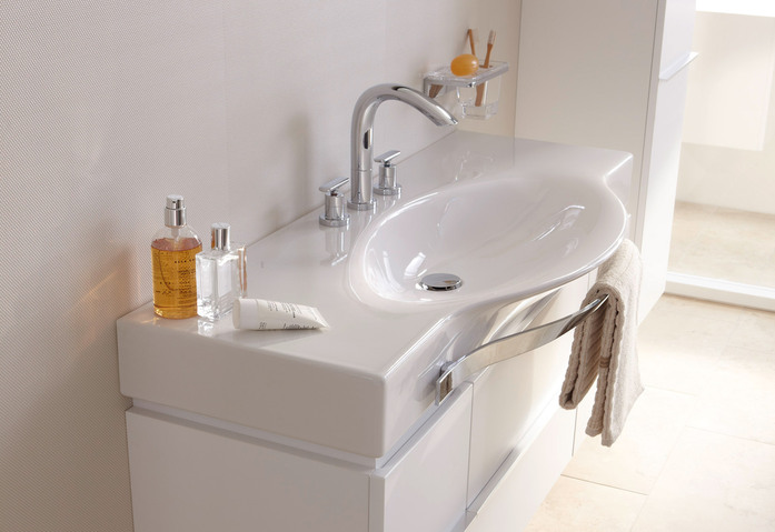 Curveprime Three Hole Wash Basin Mixer 2