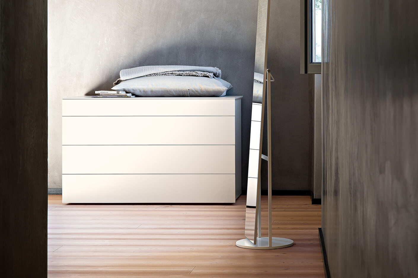 Quarantacinque chest