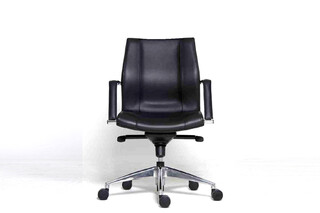 M Chair  von  Nurus