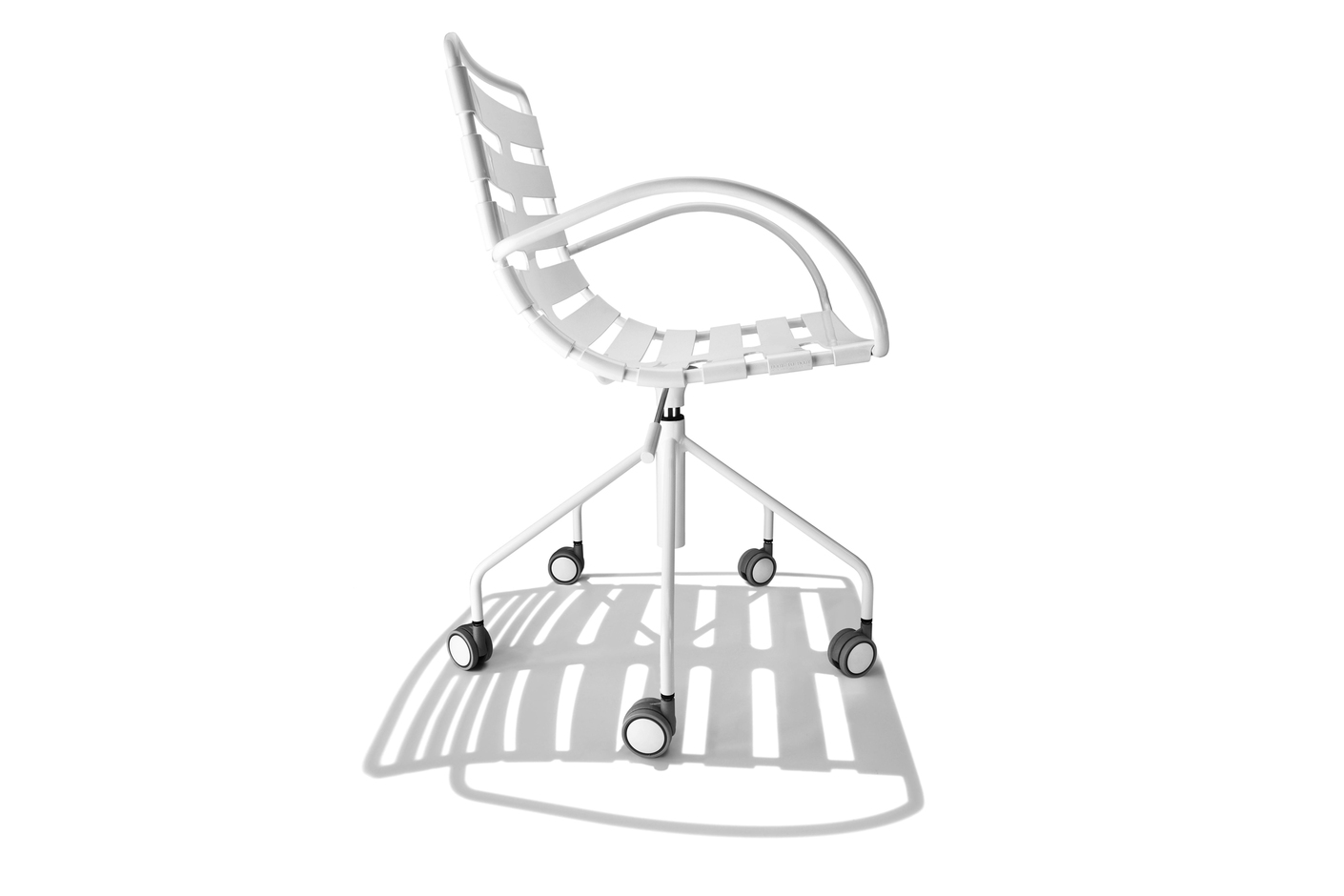 Body Swivel Armchair 1