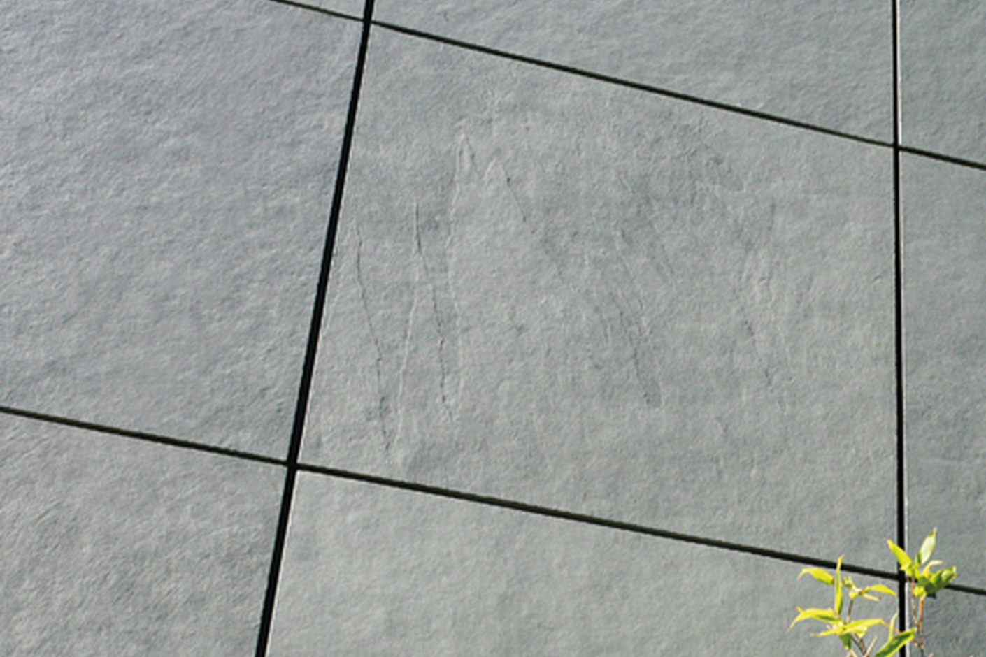 Schiefer Symmetrische Deckung mit Hinterschnitttechnik